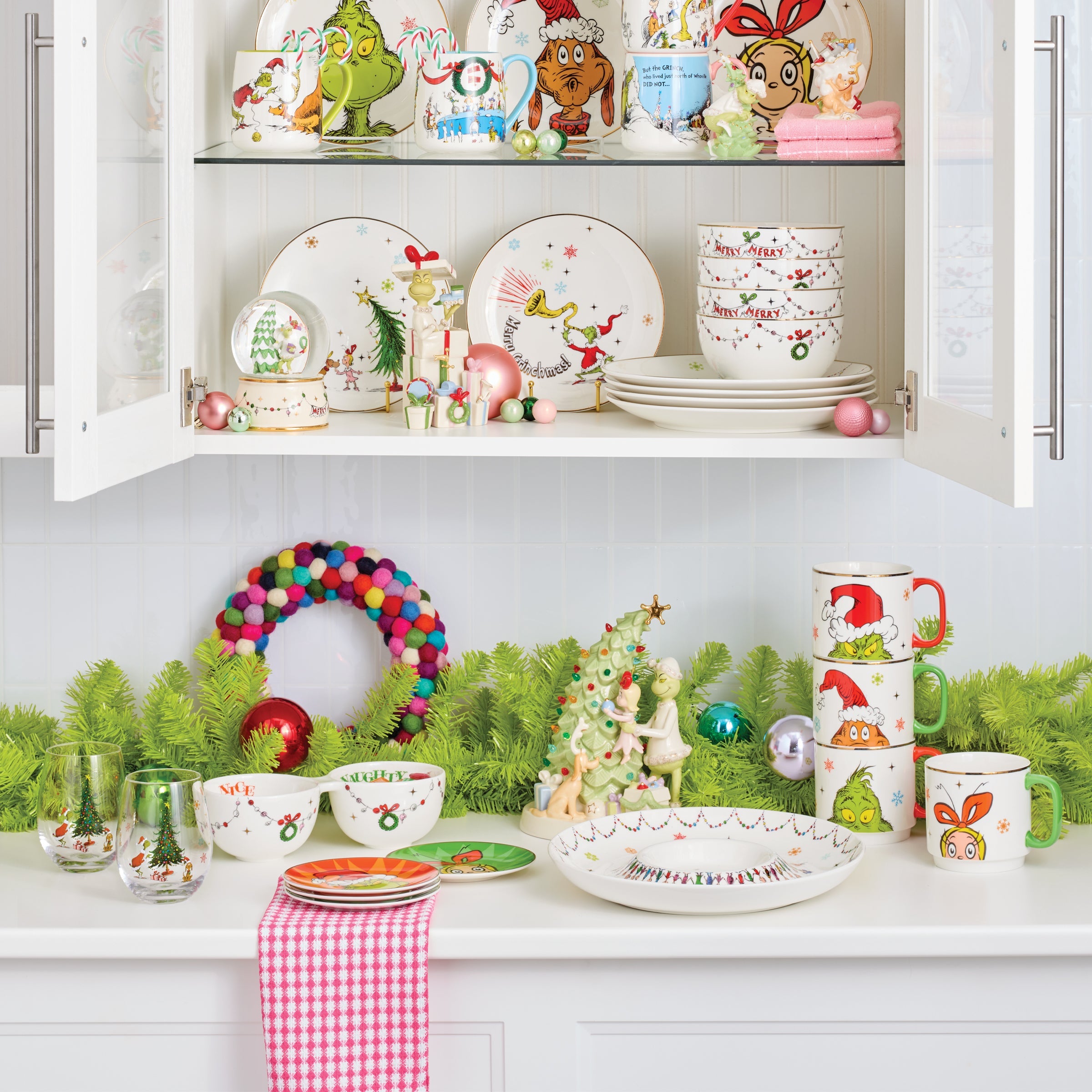 Alternative view of Merry Grinchmas Tidbit Plates   Set of 4