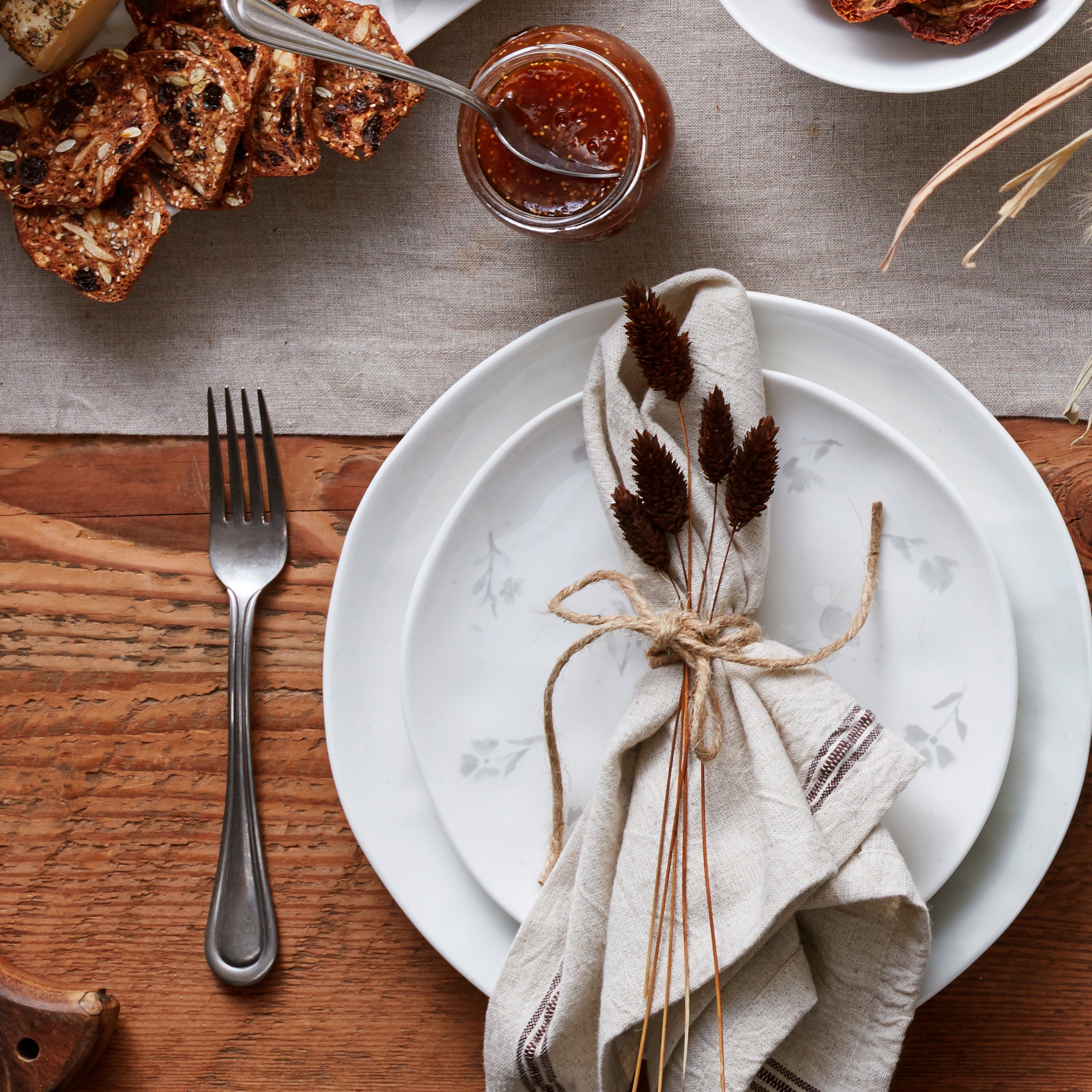 Alternative view of Oyster Bay 12 Piece Dinnerware Set