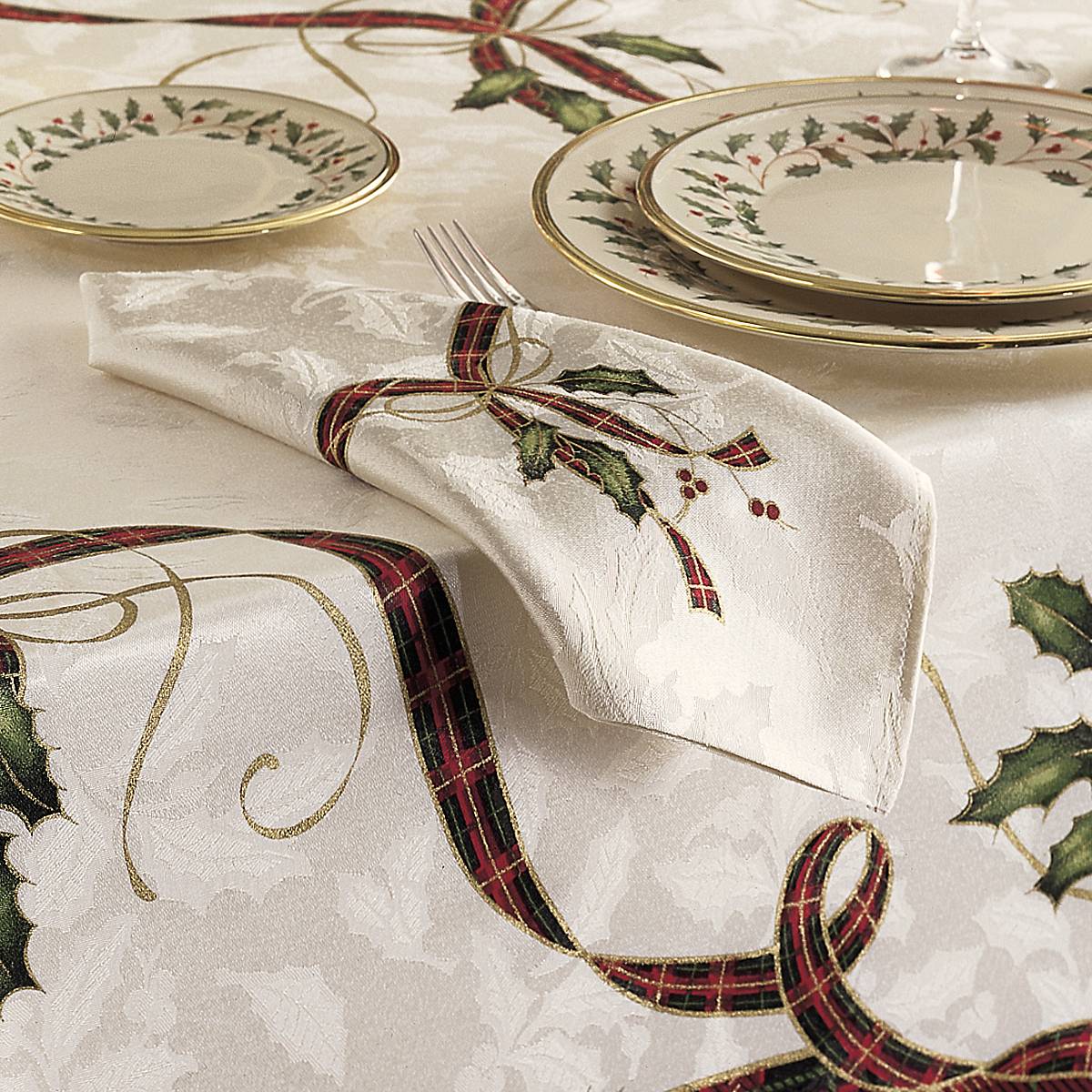 Holiday Nouveau 4 Piece Cloth Napkin Set