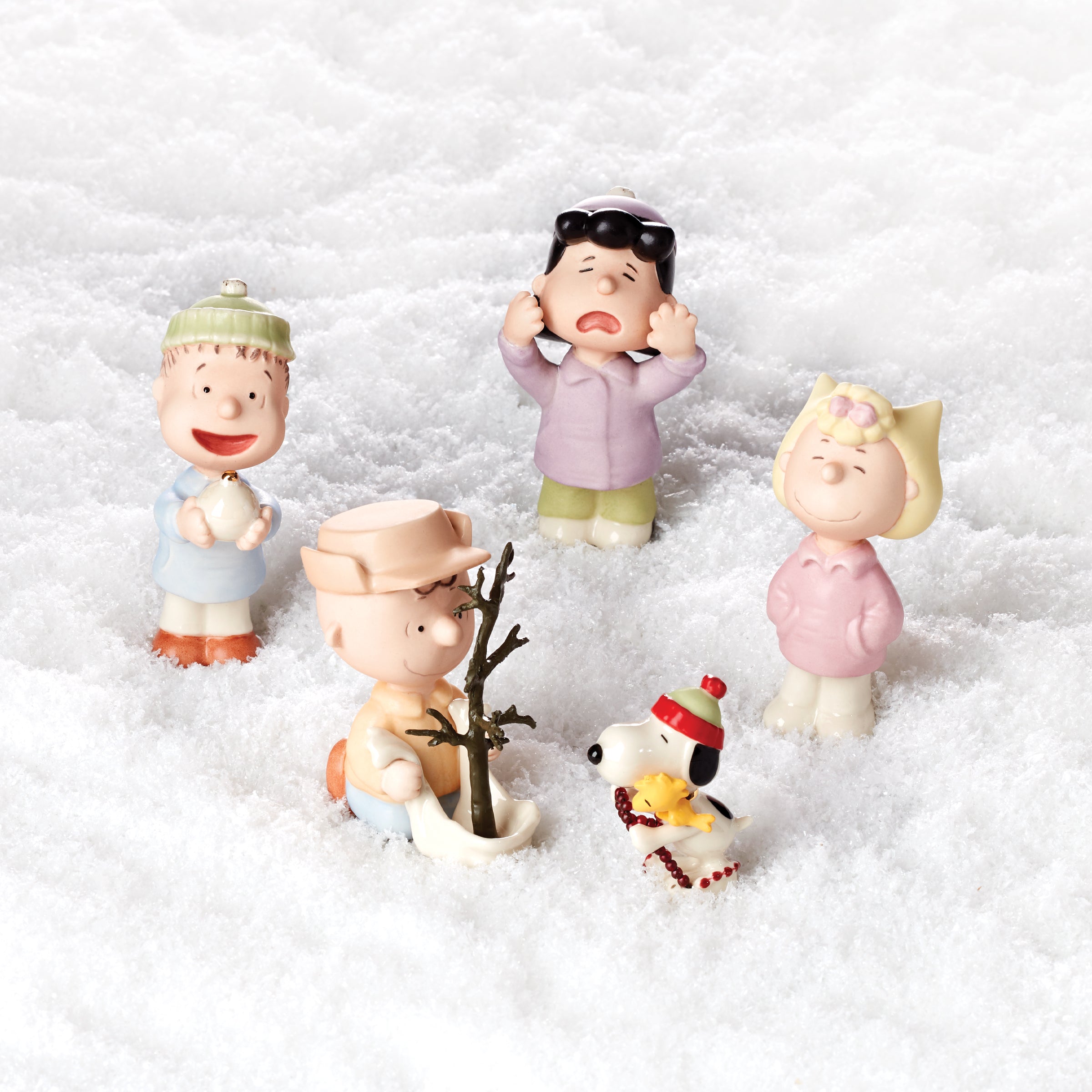 Peanuts 5 Piece "A Charlie Brown Christmas" Figurine Set