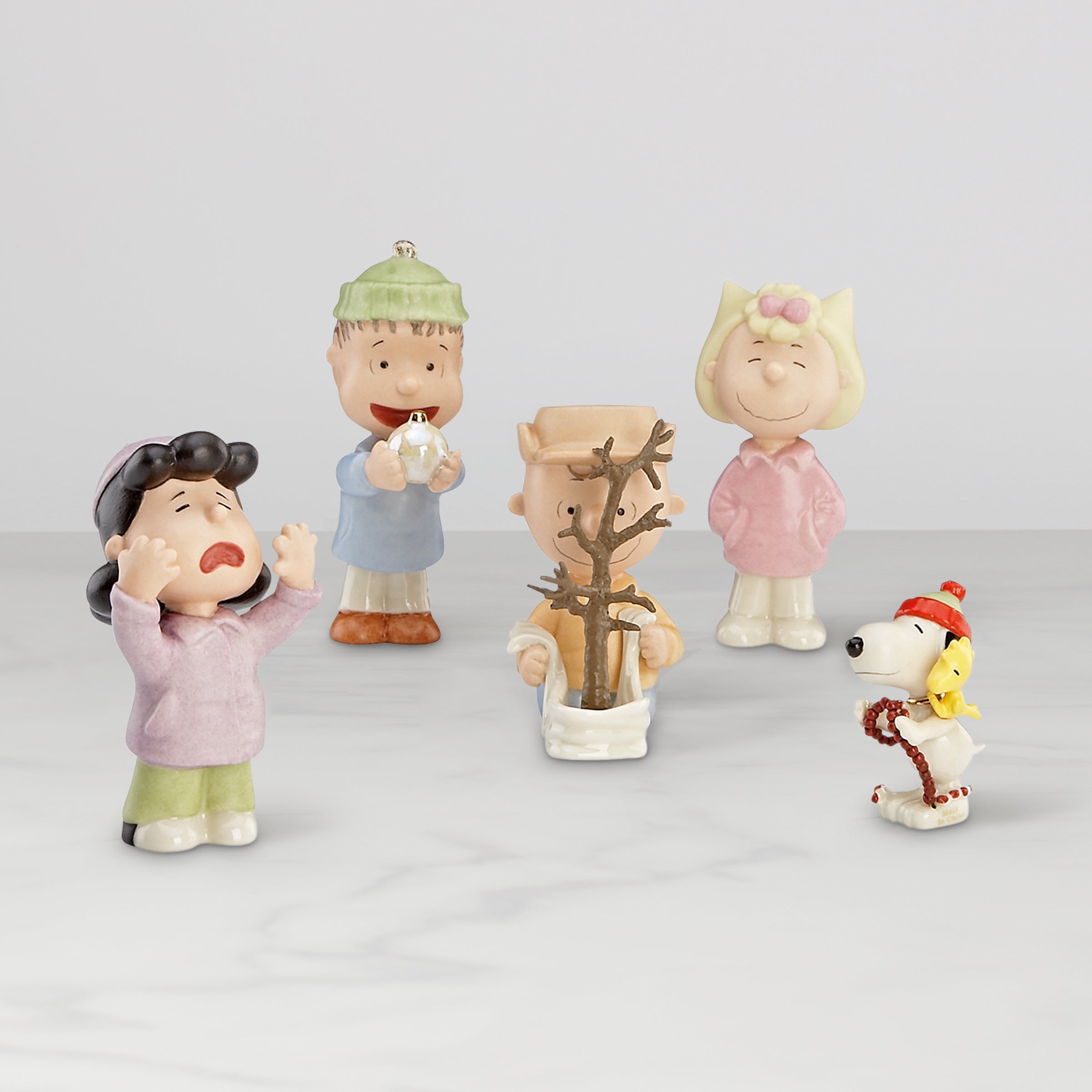 Alternative view of Peanuts 5 Piece "A Charlie Brown Christmas" Figurine Set