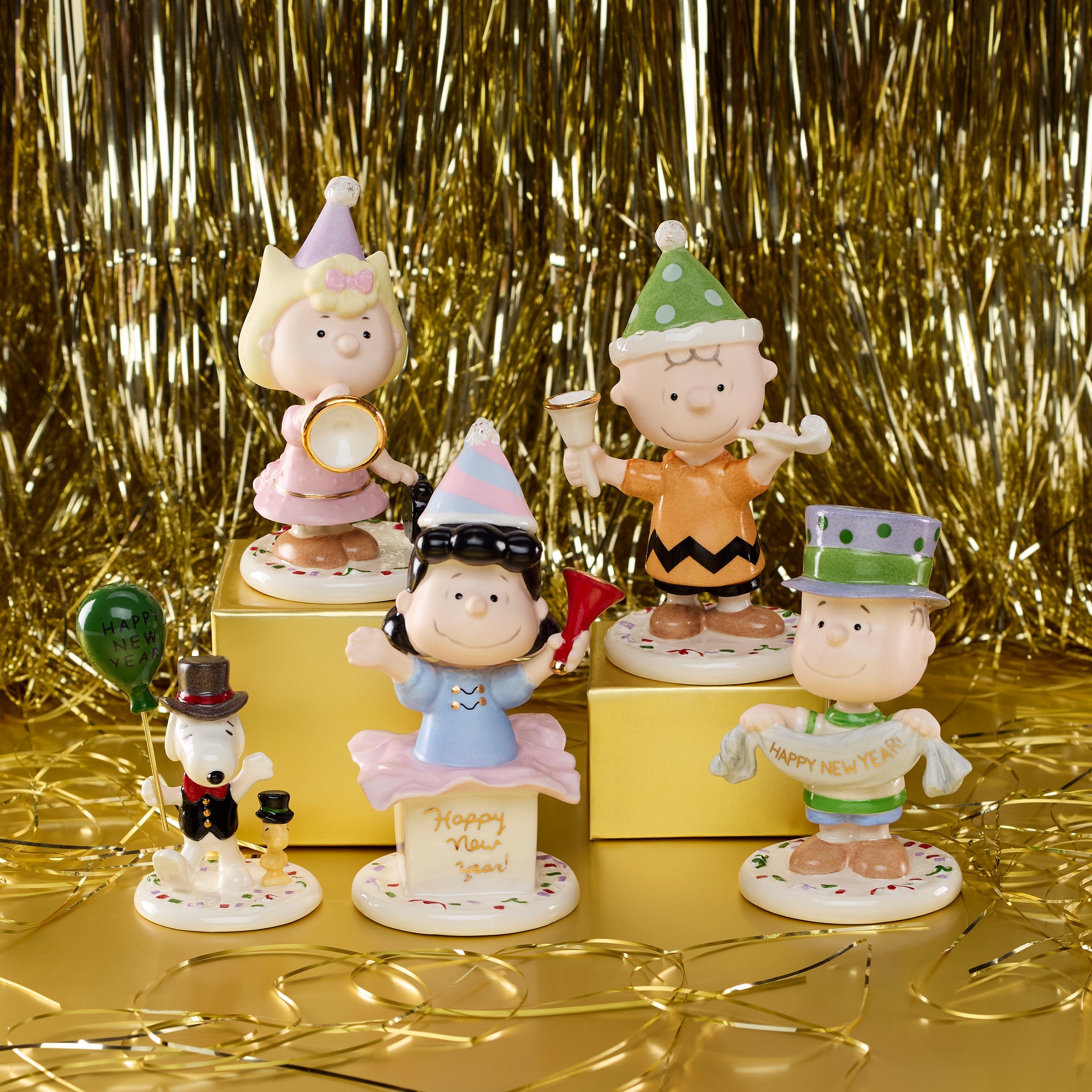 Alternative view of Peanuts 5 Piece New Year Figurine Set