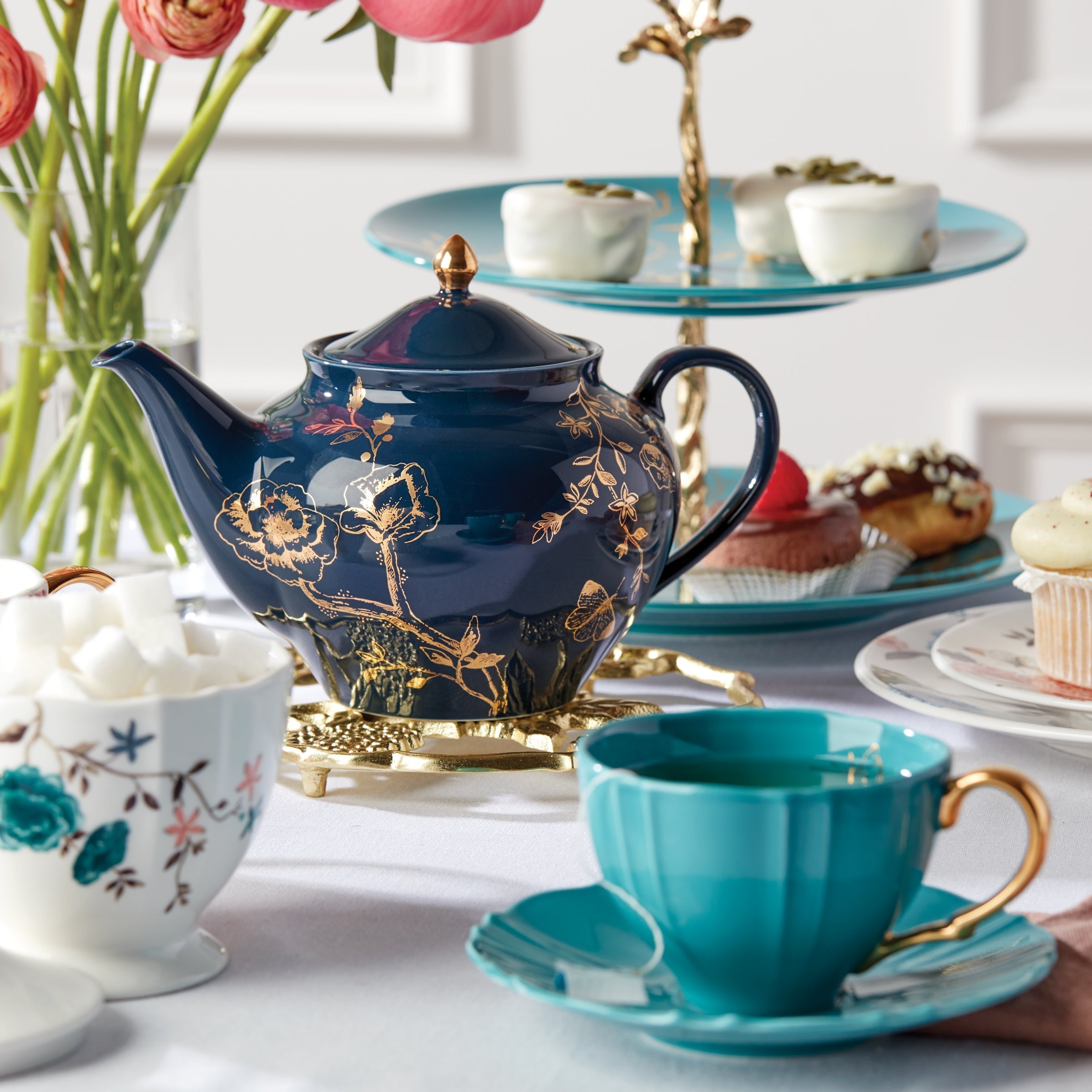 Alternative view of Sprig & Vine Teacup & Saucer   Navy