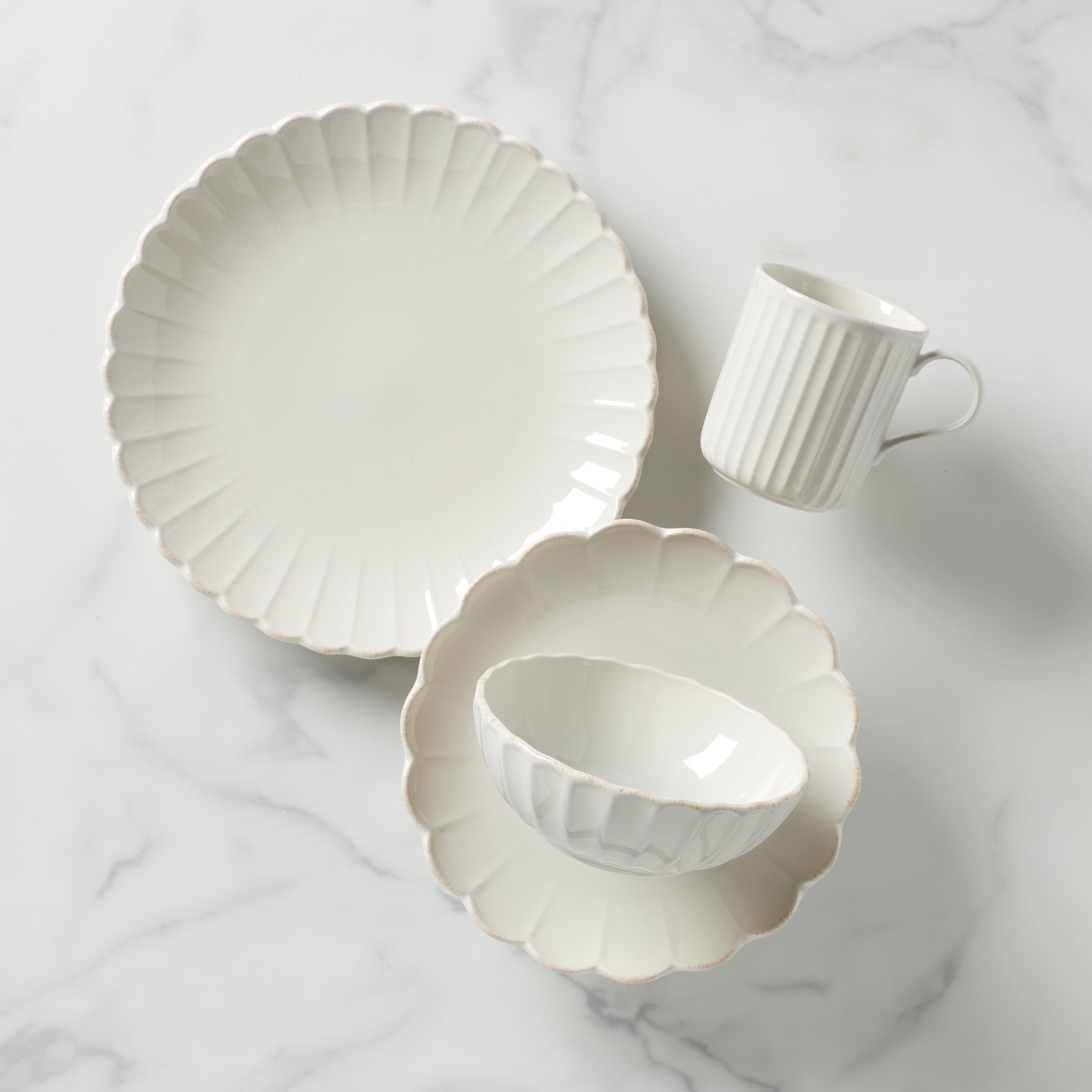 French Perle Scallop 4 Piece Place Setting
