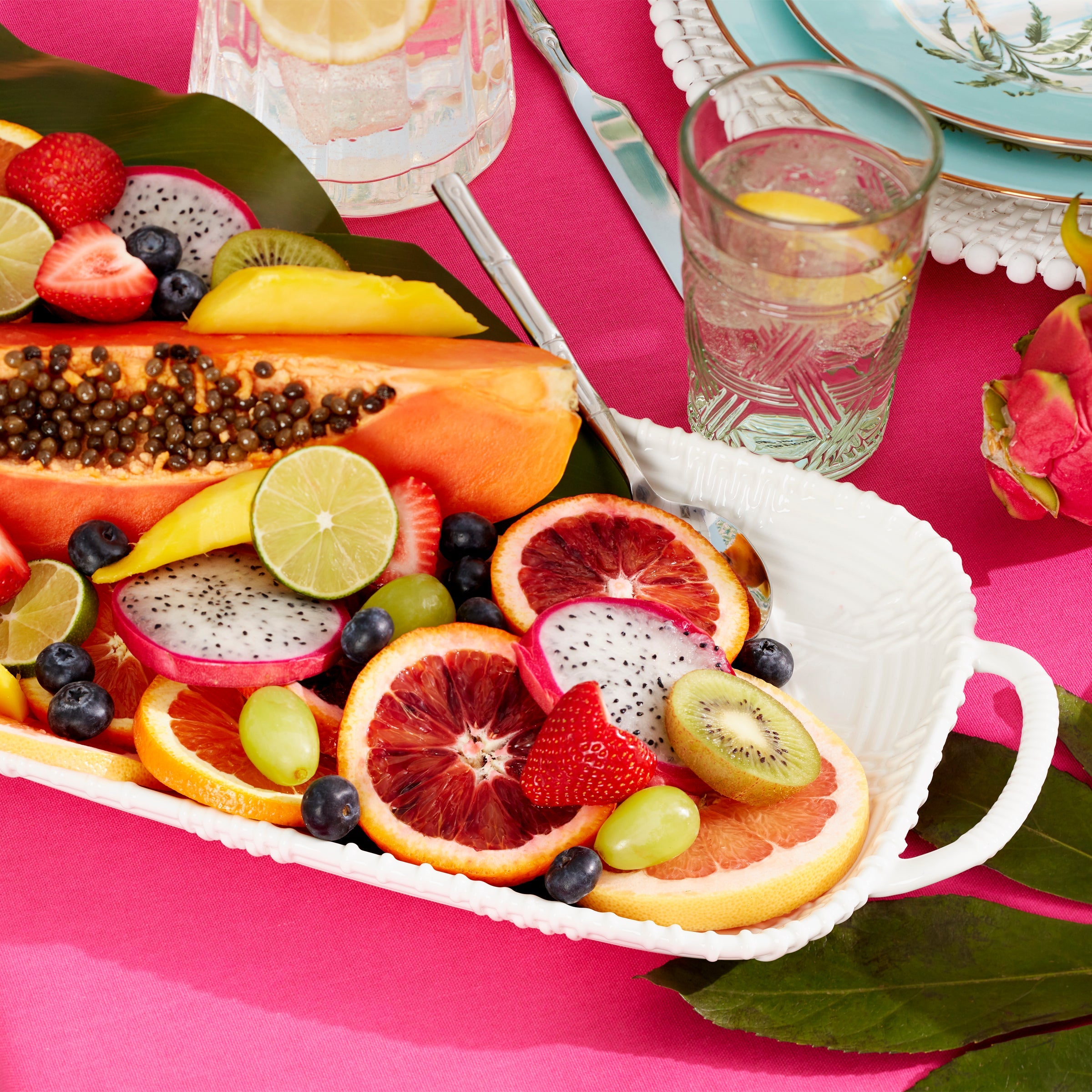 Alternative view of Wicker Creek Handled Tray