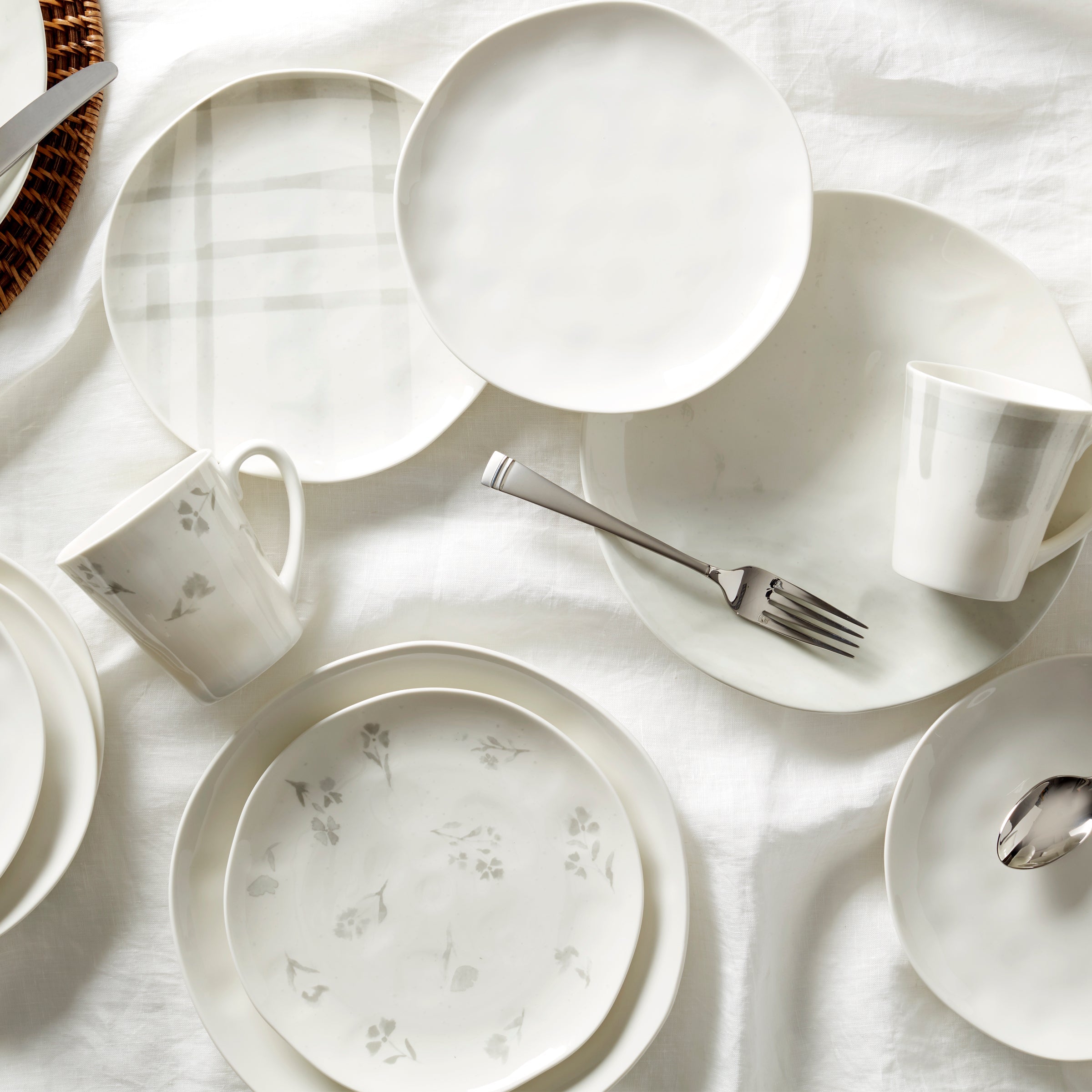 Alternative view of Bay Colors White Dinner Plates   Set of 4