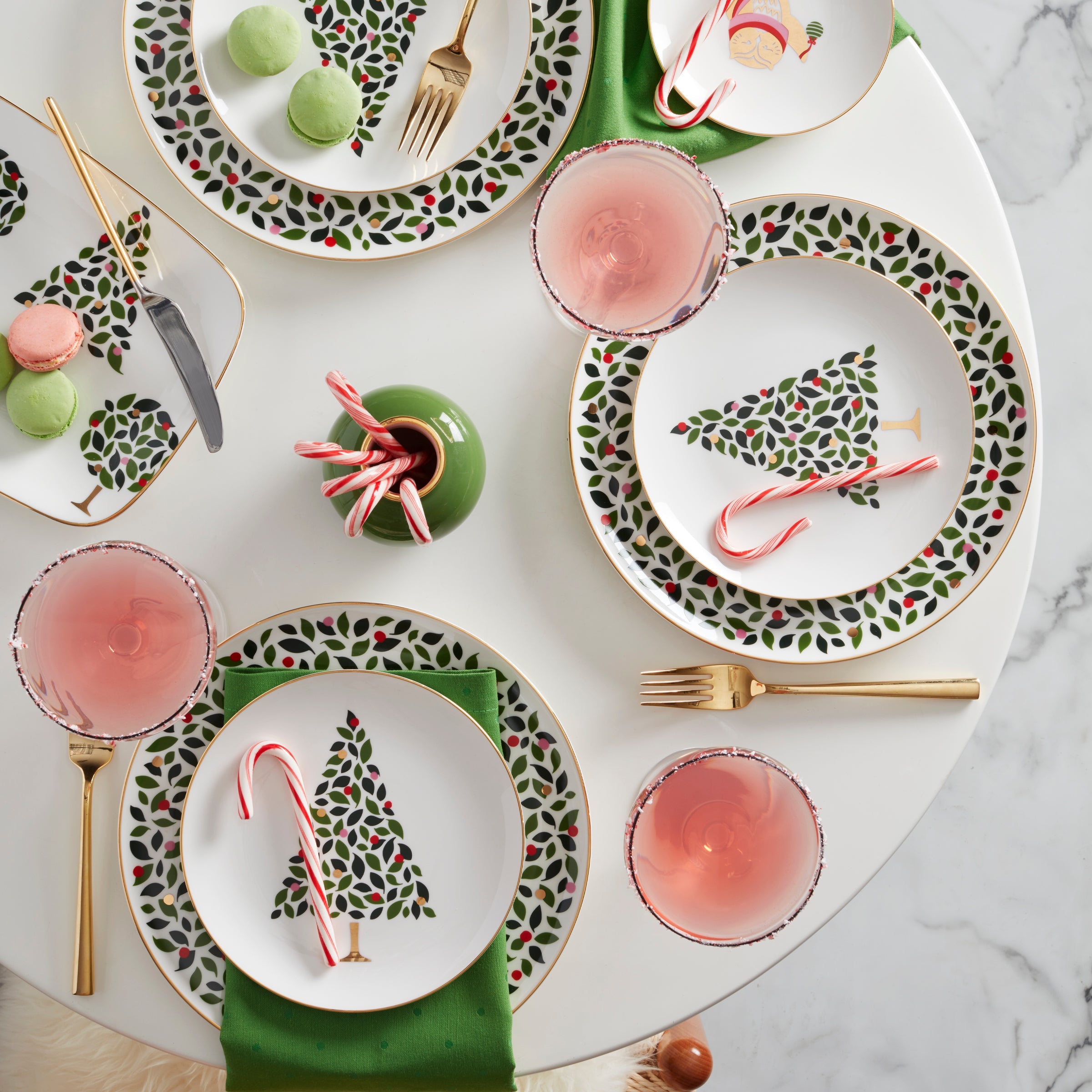 Alternative view of Evergreen Accent Plates   Set of 4