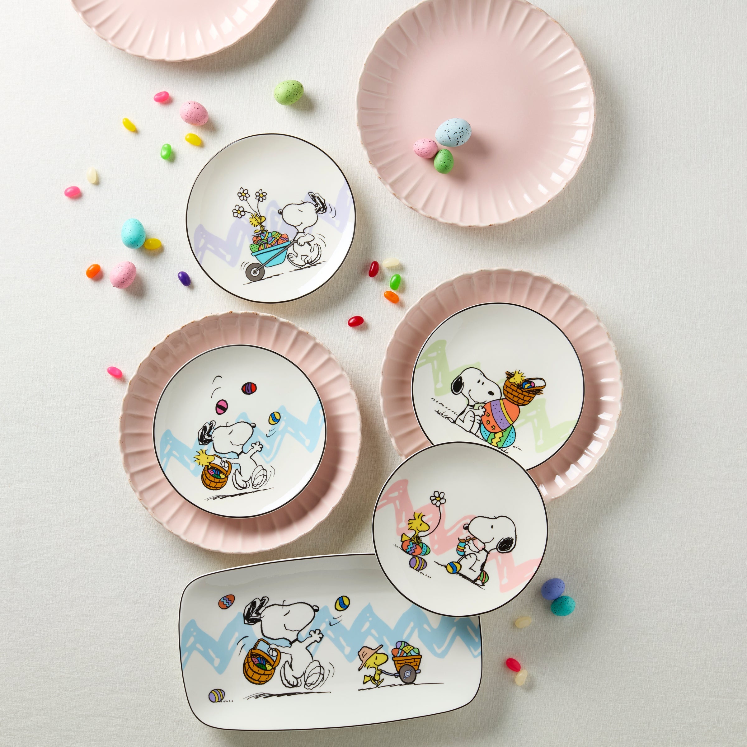 Alternative view of Snoopy Easter Hors d'Oeuvre Tray