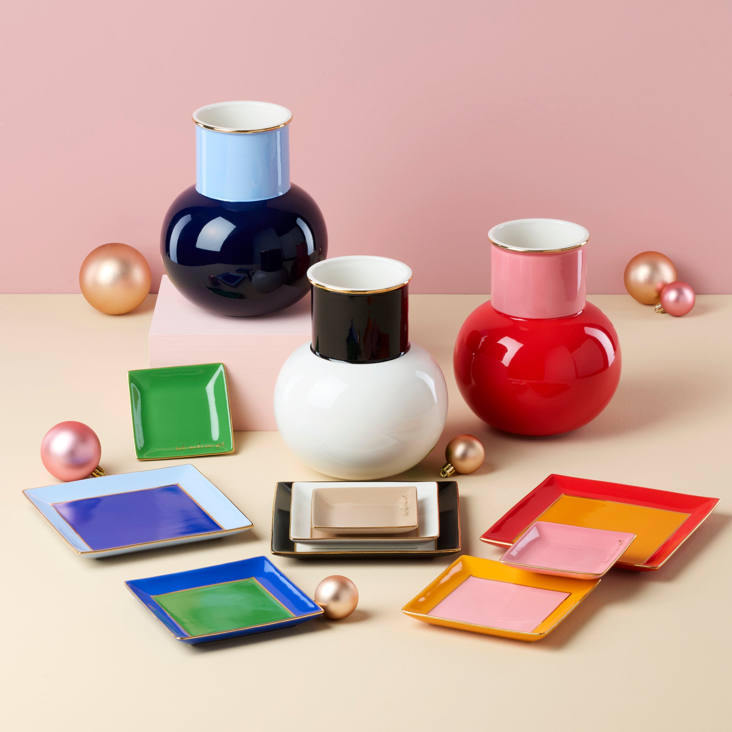 Alternative view of Make It Pop White & Black Bouquet Vase