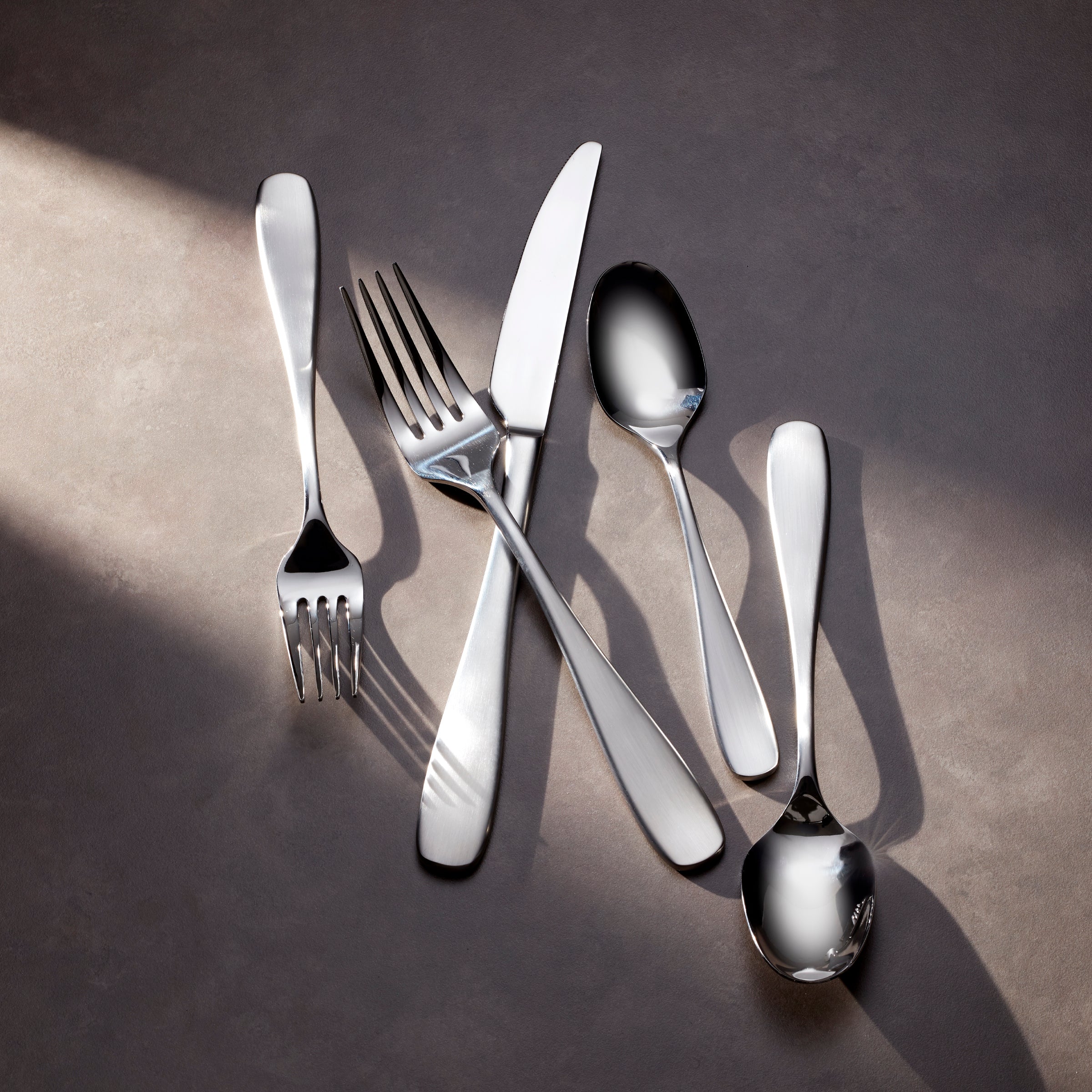 Alternative view of Peyton 42 Piece Flatware Set
