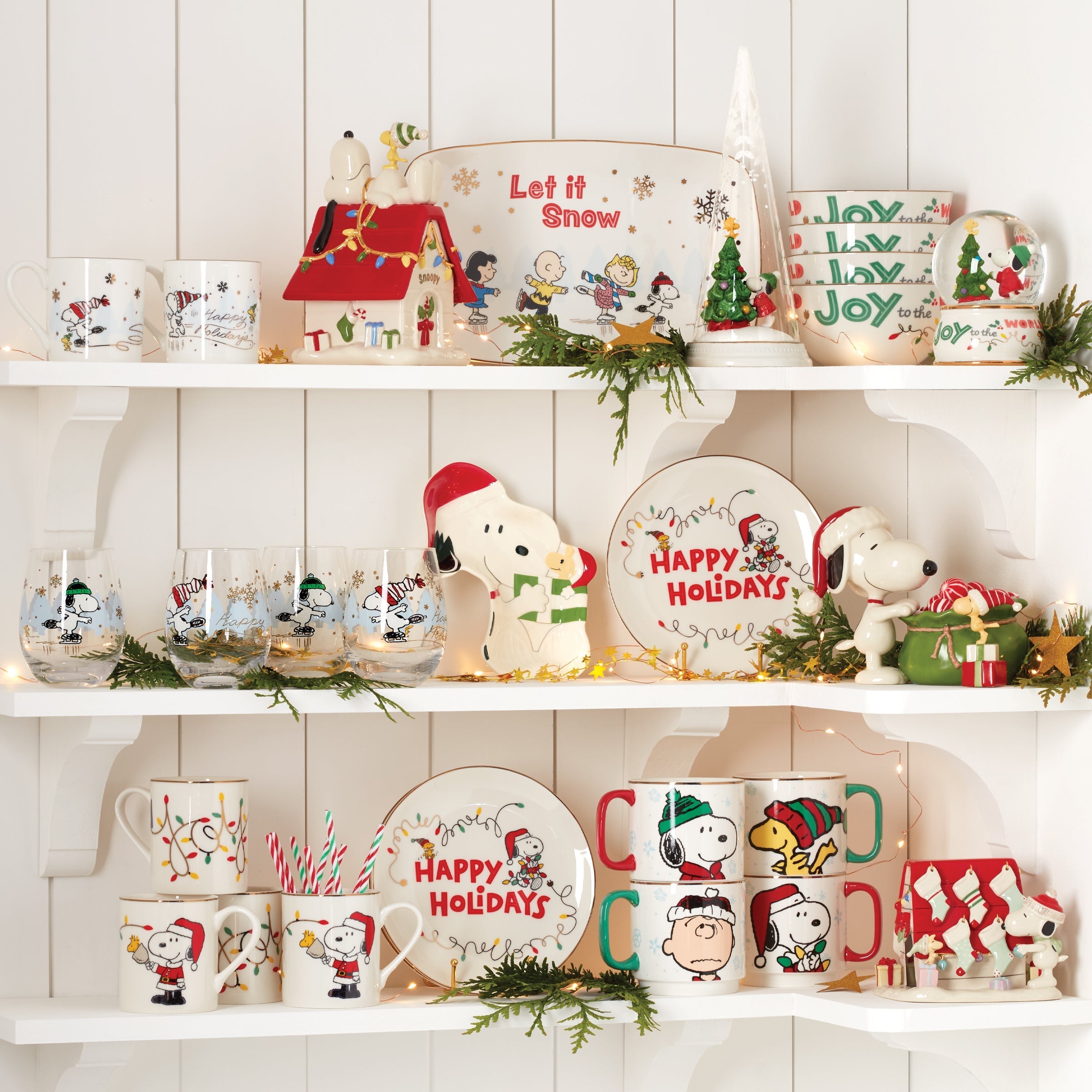 Alternative view of Snoopy Christmas Accent Plates   Set of 4