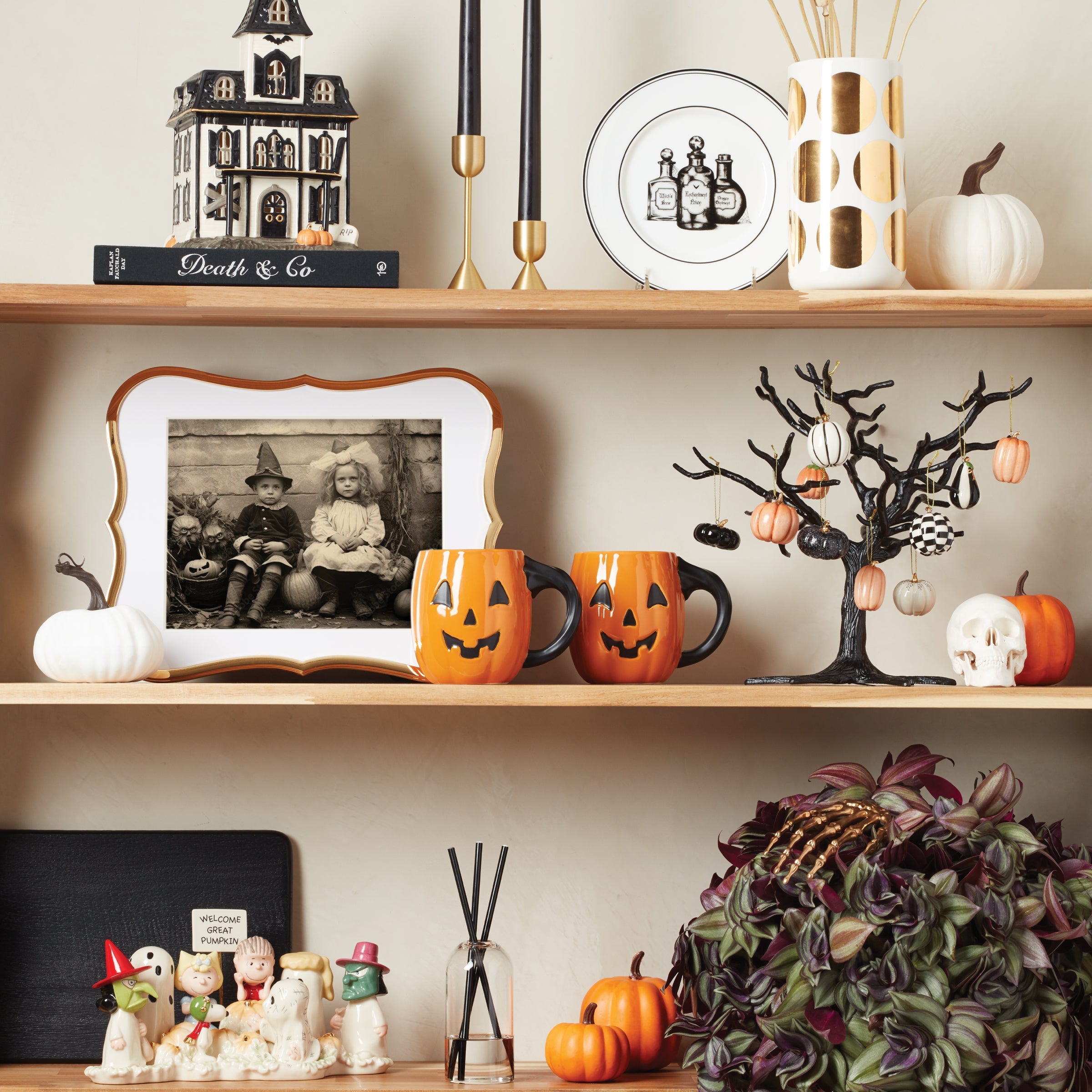 Alternative view of Vintage Halloween Dessert Plates   Set of 4