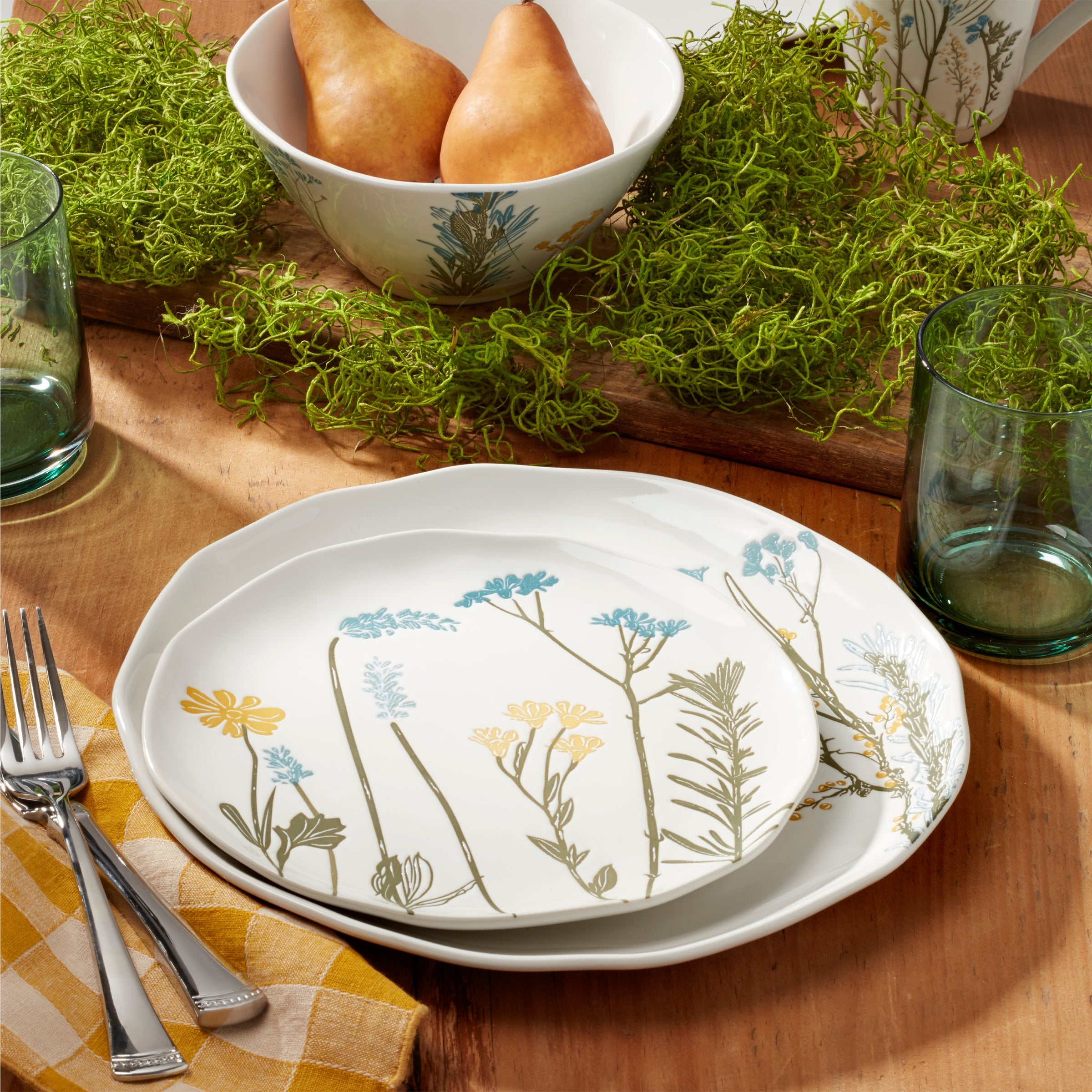 Wildflowers 12 Piece Dinnerware Set - Image 8