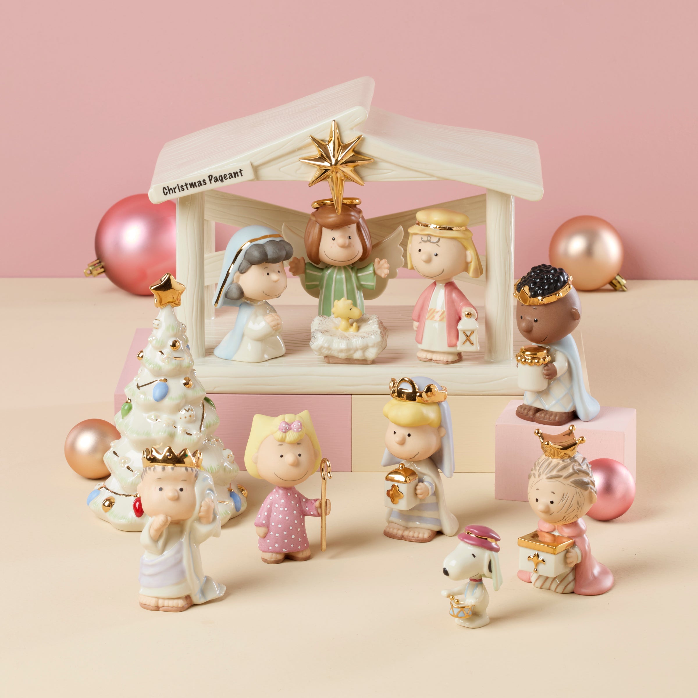Alternative view of The Peanuts Christmas Pageant 12 Piece Figurine Set