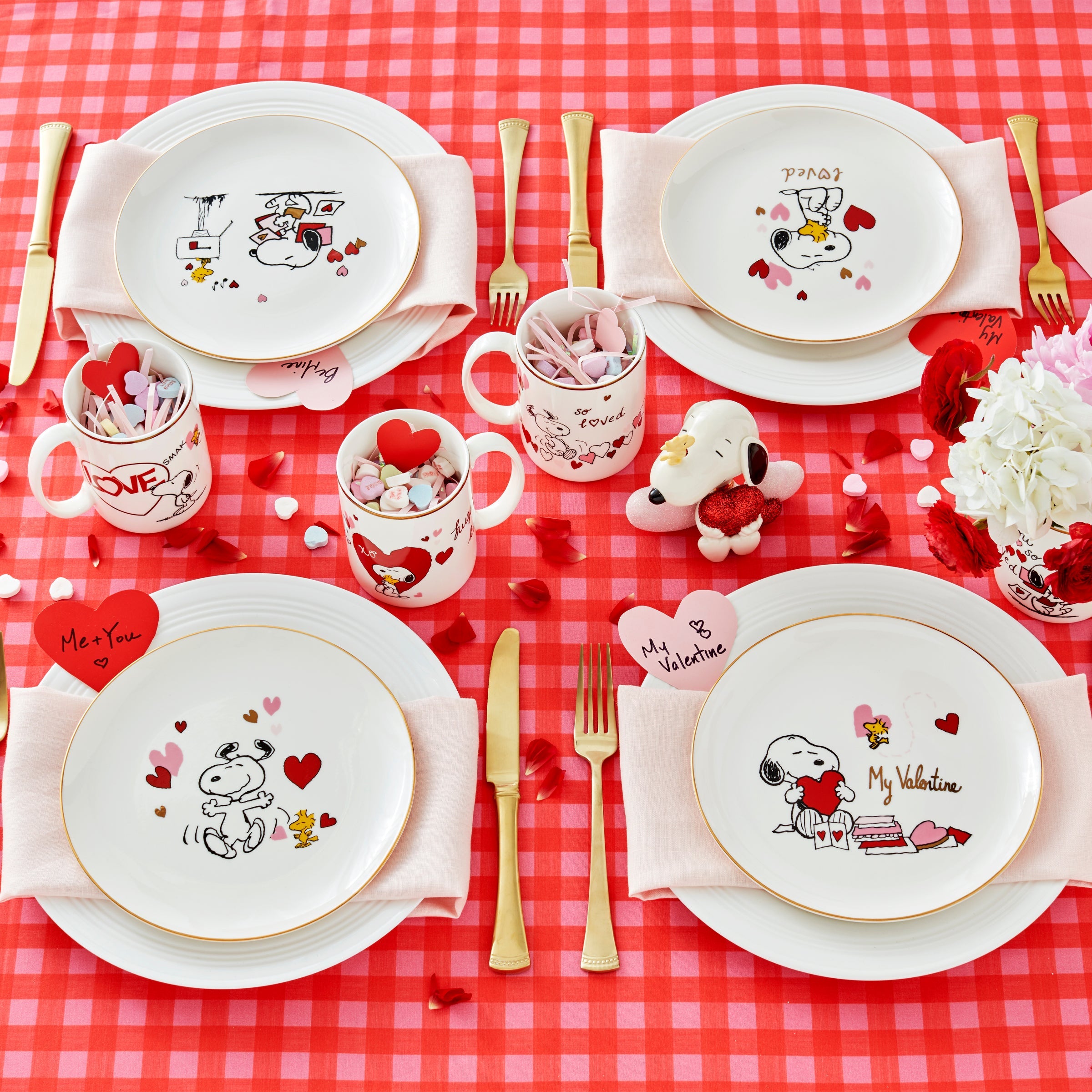 Alternative view of Snoopy Valentine's Day Accent Plates   Set of 4