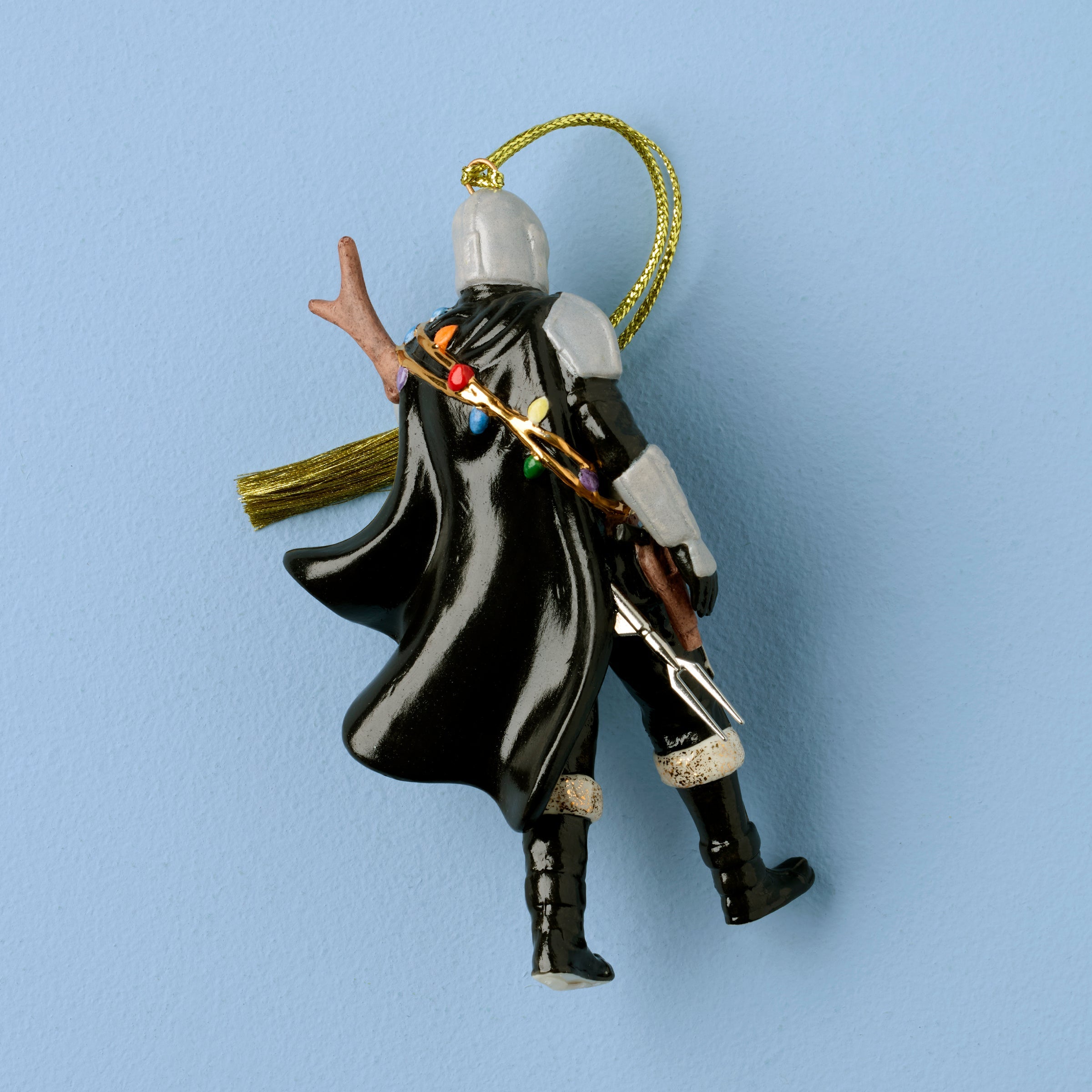 Alternative view of Mandalorian Ornament