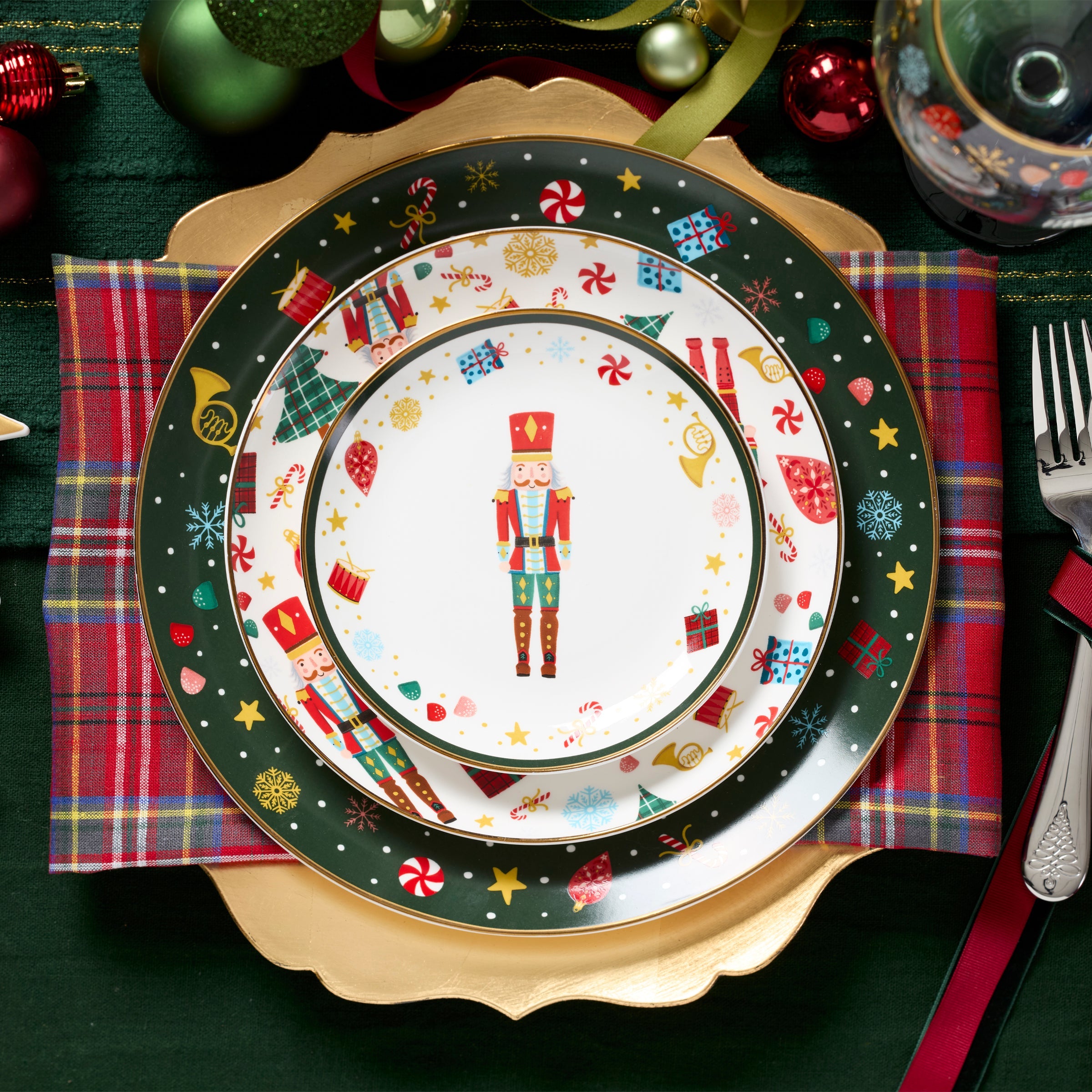 Nutcracker Ballet Accent Plates Set of 4 - Image 3