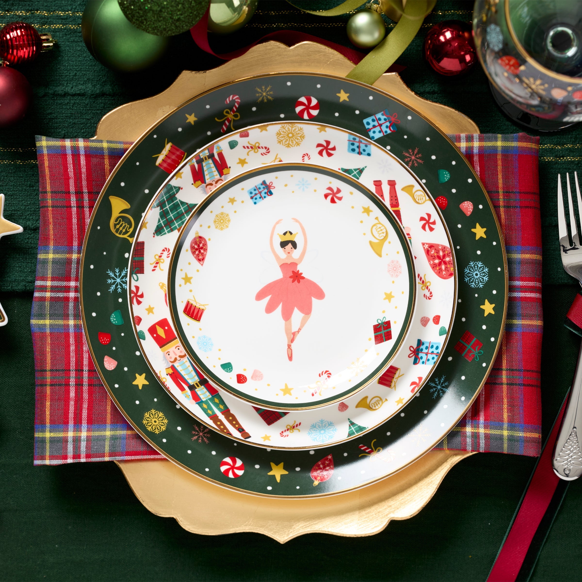 Nutcracker Ballet Accent Plates Set of 4 - Image 4