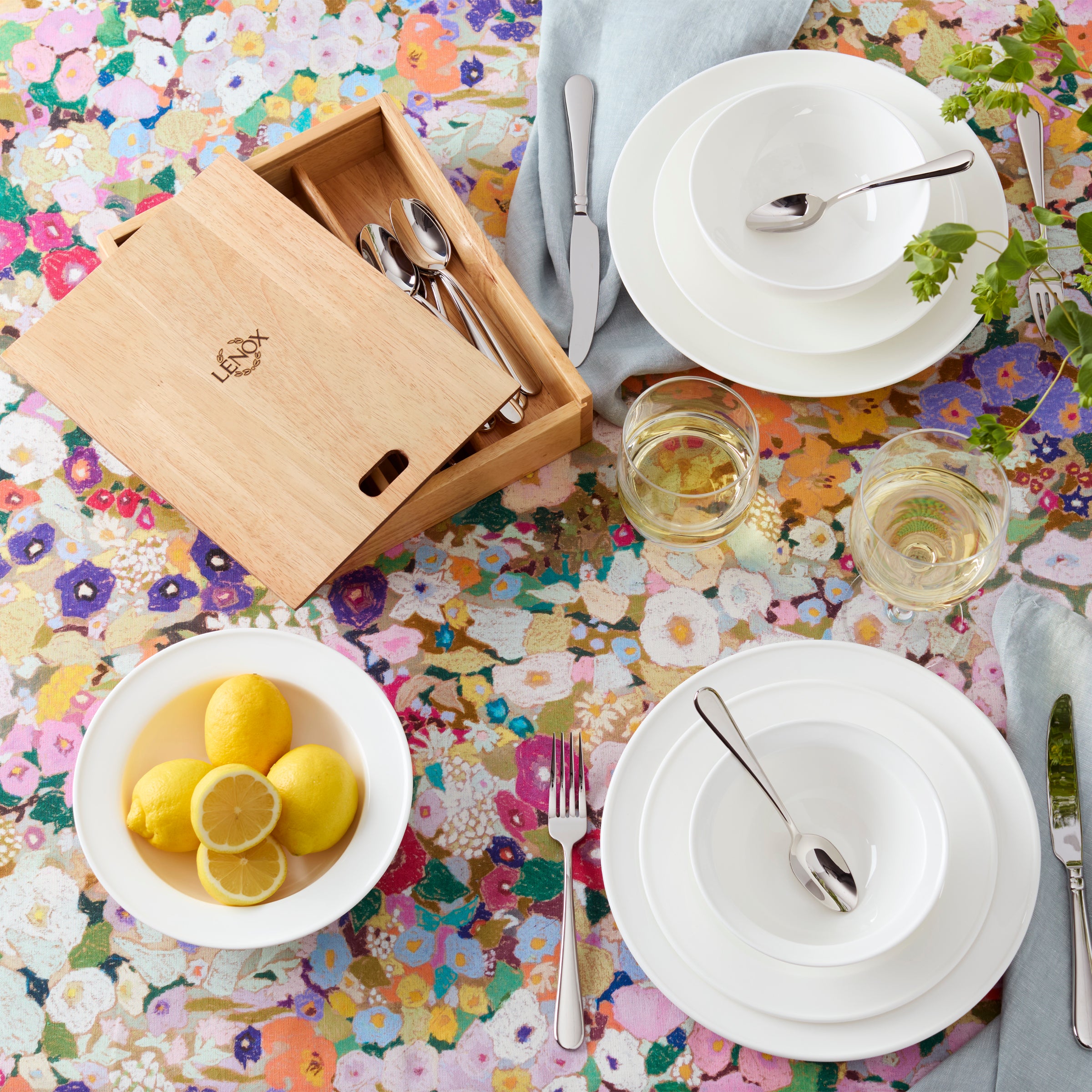 Studio 1414 Mirror 36 Piece Flatware Set - Image 5