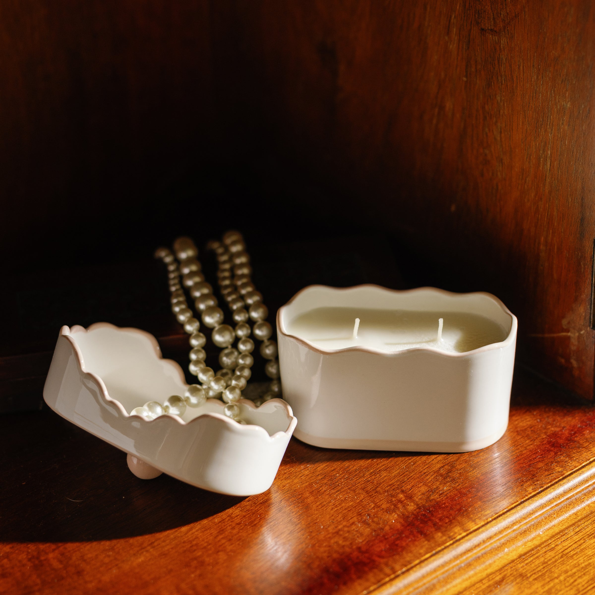 Cherie 5.5 oz Soy Wax Ceramic Candle, Yuzu Woods - Image 3