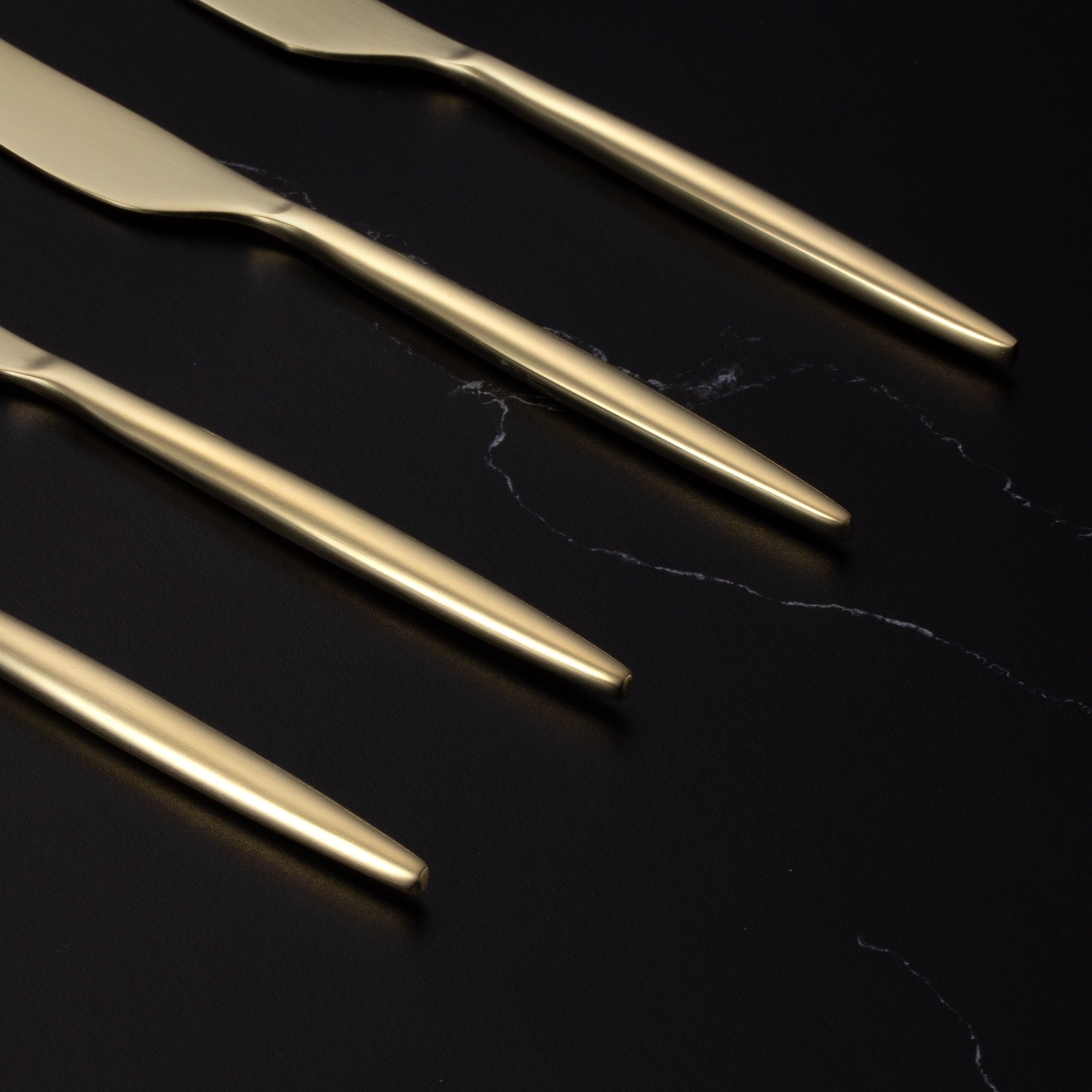 Gaze Champagne Satin Spreader Set of 4 - Image 3