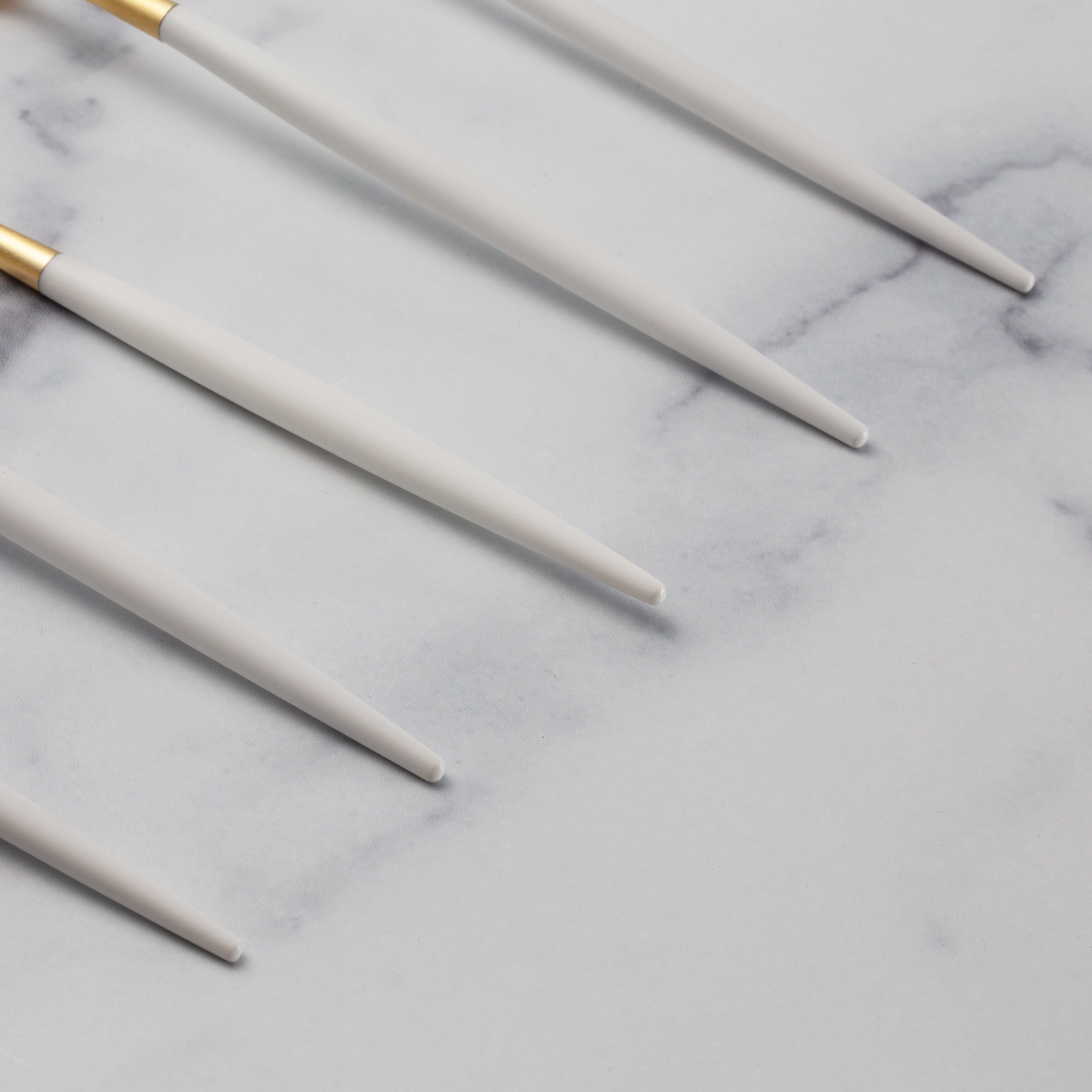 Mazzy Gold Satin White Pom Handle 20 Piece Flatware Set - Image 6