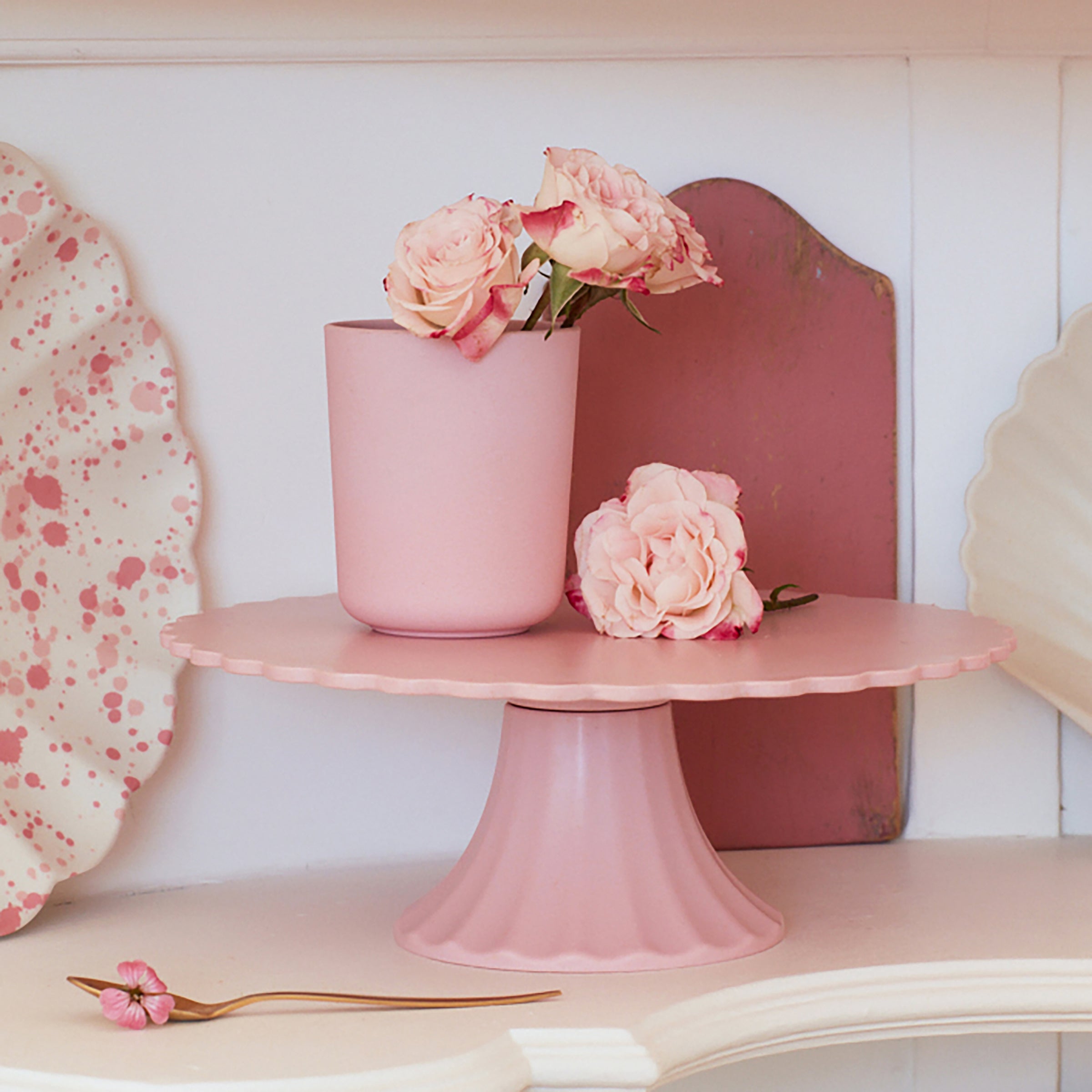 Medium Reusable Bamboo Cake Stand, Pink - Image 3