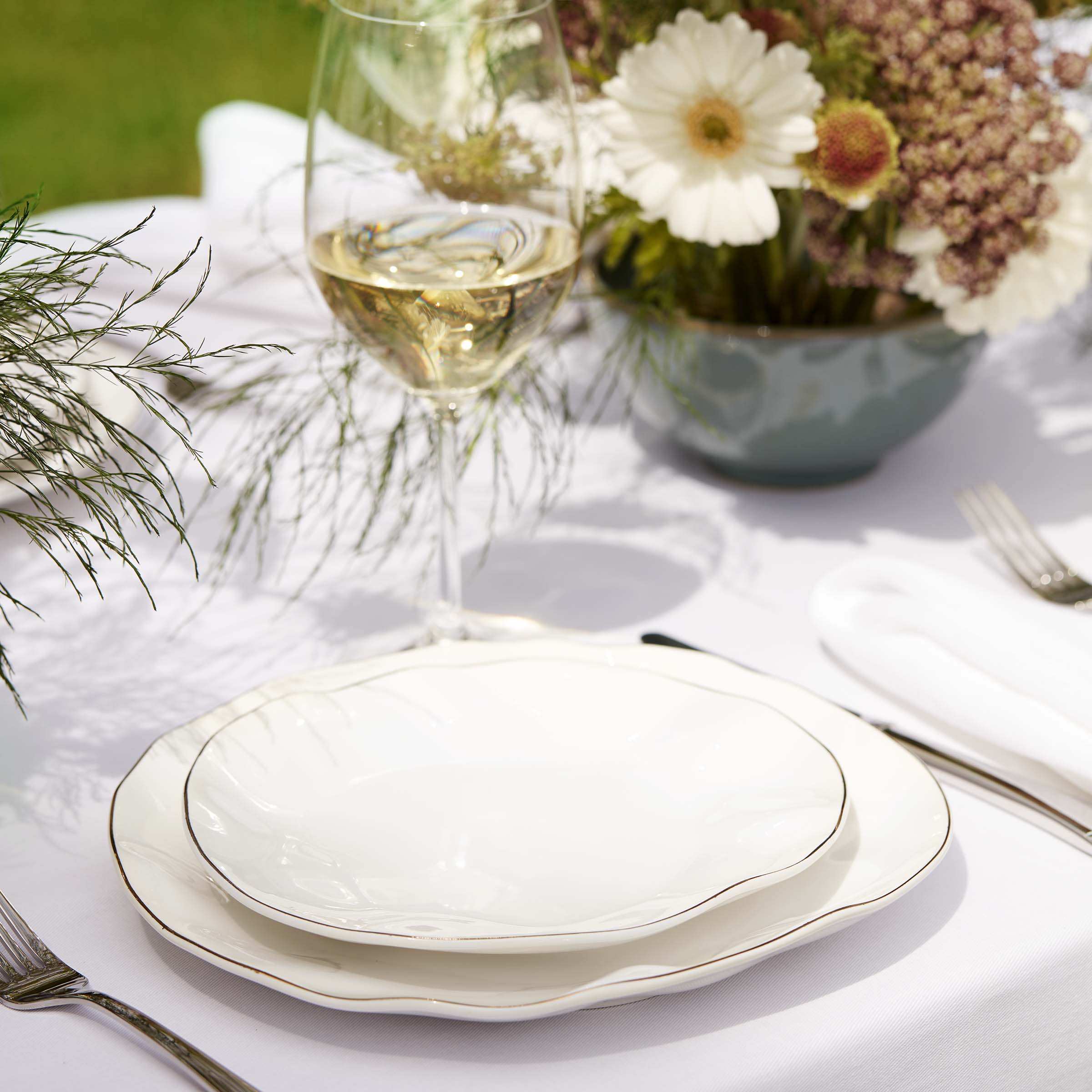 Alternative view of Blue Bay White 12 Piece Dinnerware Set
