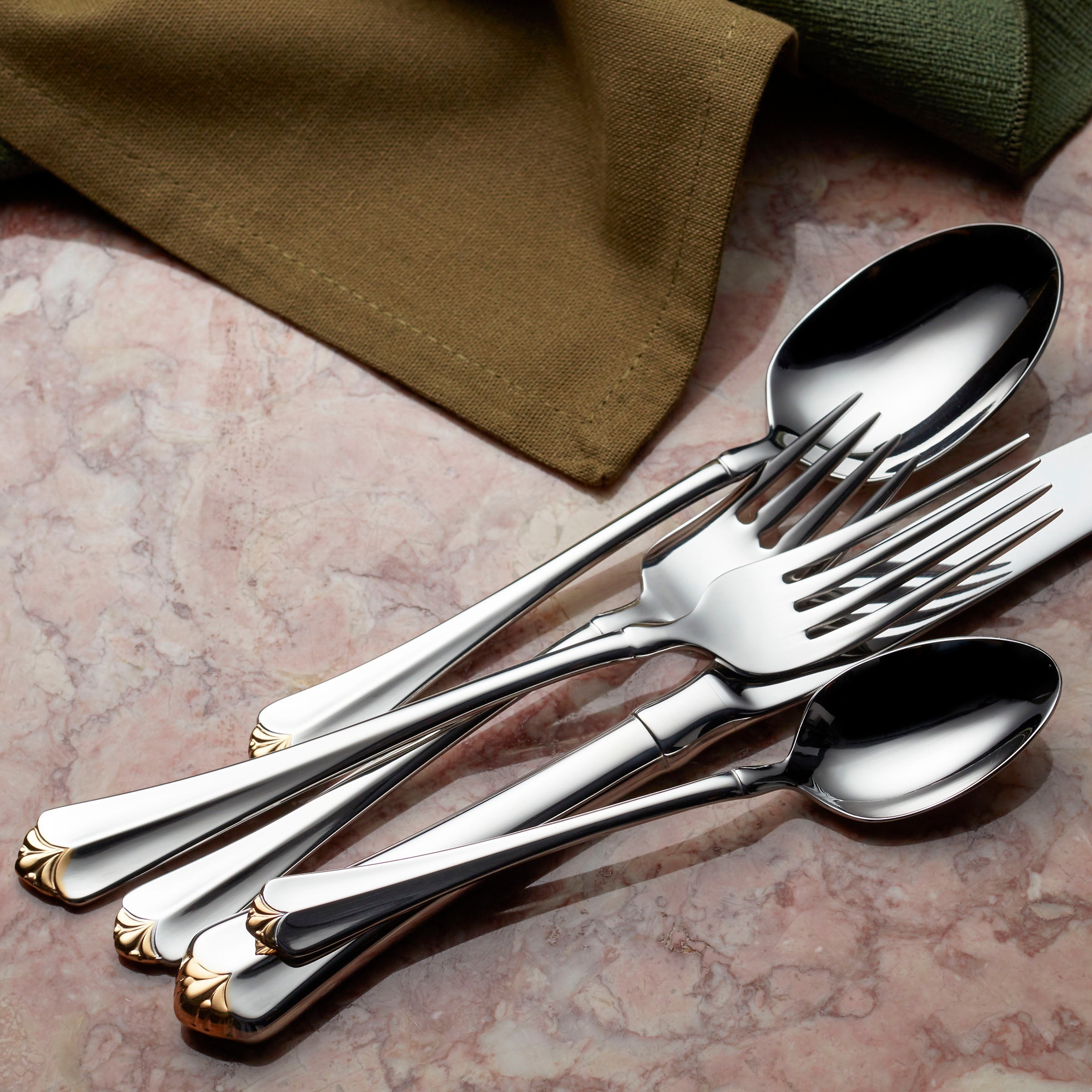 Alternative view of Golden Juilliard 20 Piece Flatware Set